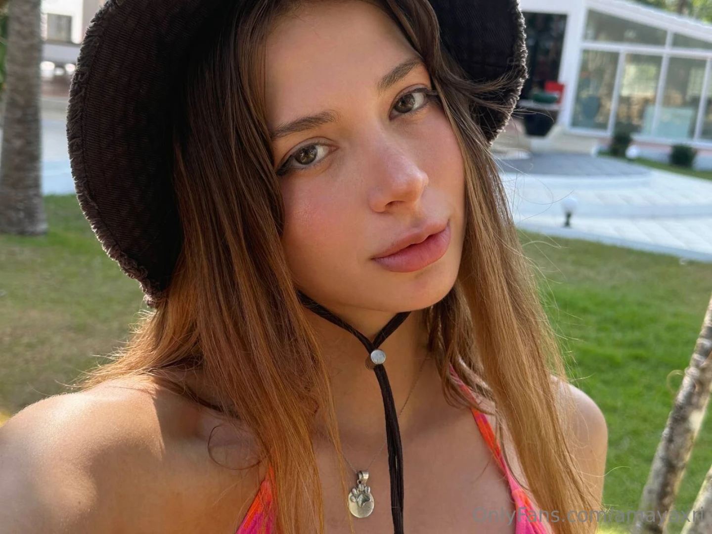 What is my cute little face missing 