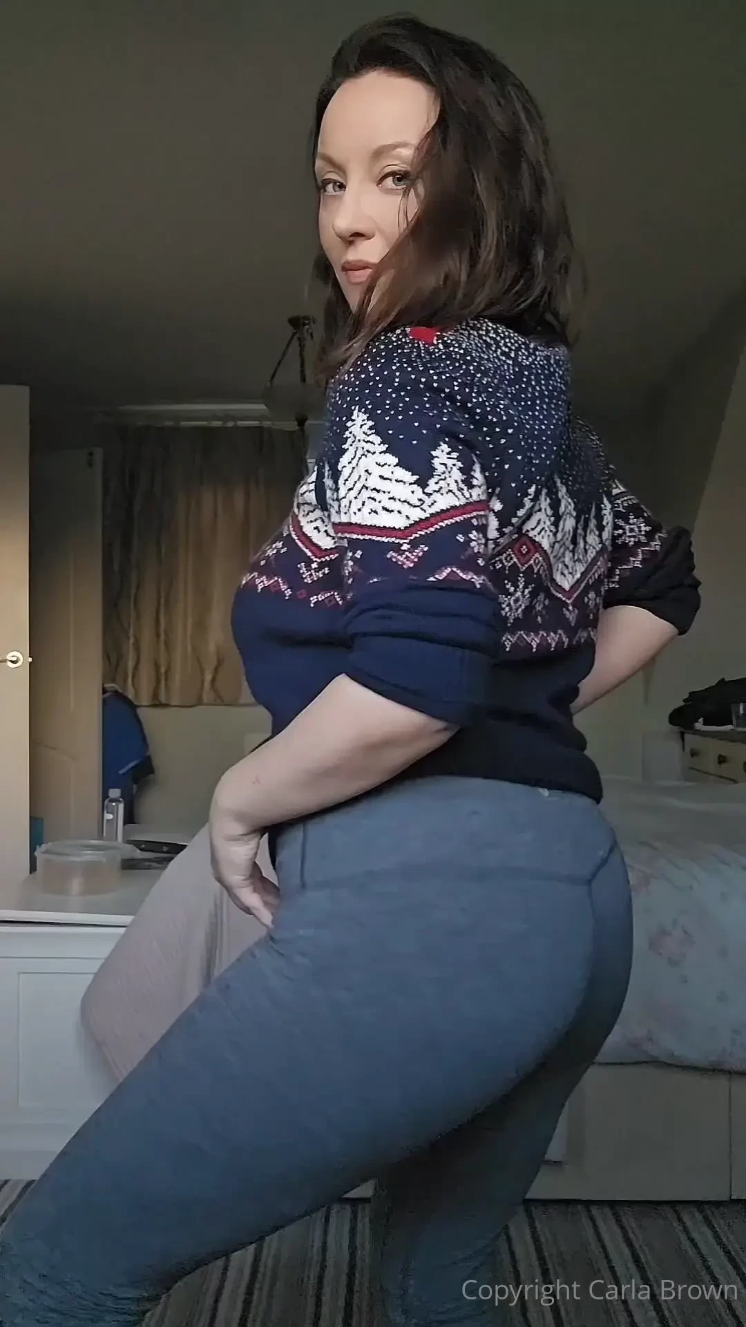 Showing off my bum in leggings plus my full back cotton panties 