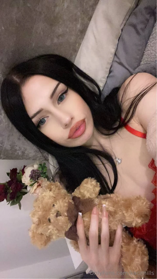 You free for a cuddle or something better 