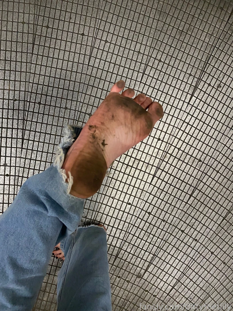 Walking down the tube stairs in london barefootgirl dirtyfeet feetgirl part 3 