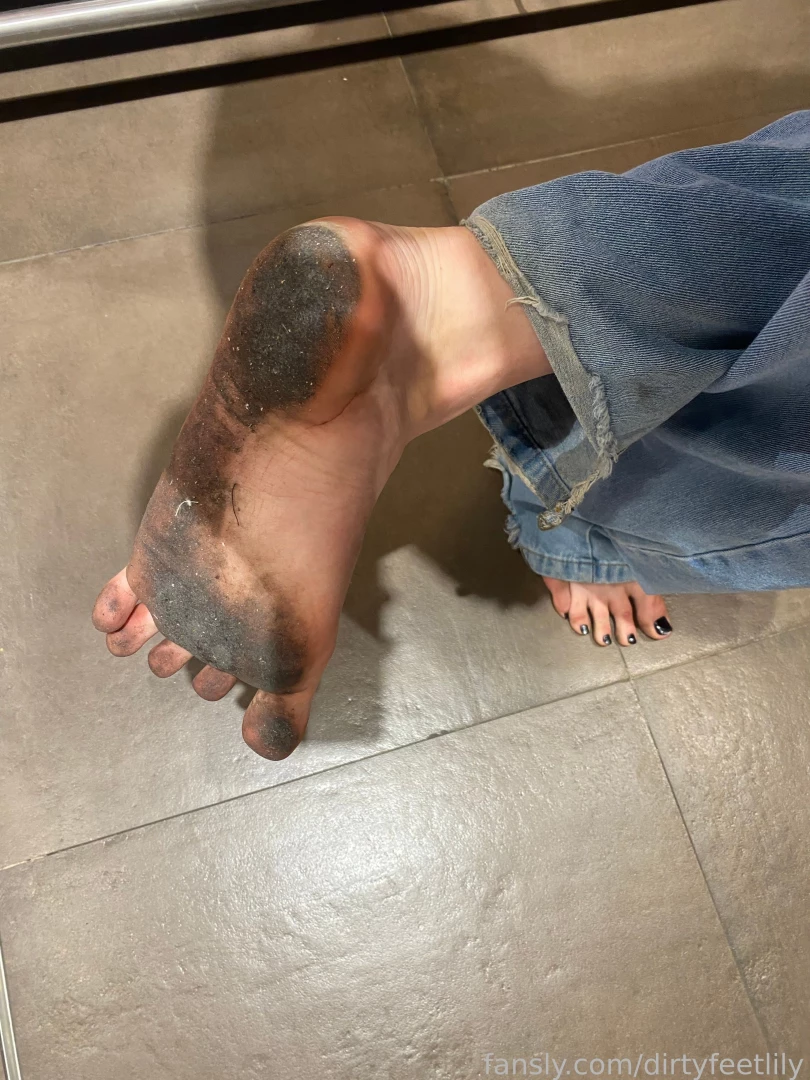 Hope you guys like the dirty soles dirtyfeet footfetish feetgirl part 2 
