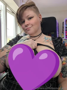 17 seconds of fondling 2 additional pictures you can treat yourself