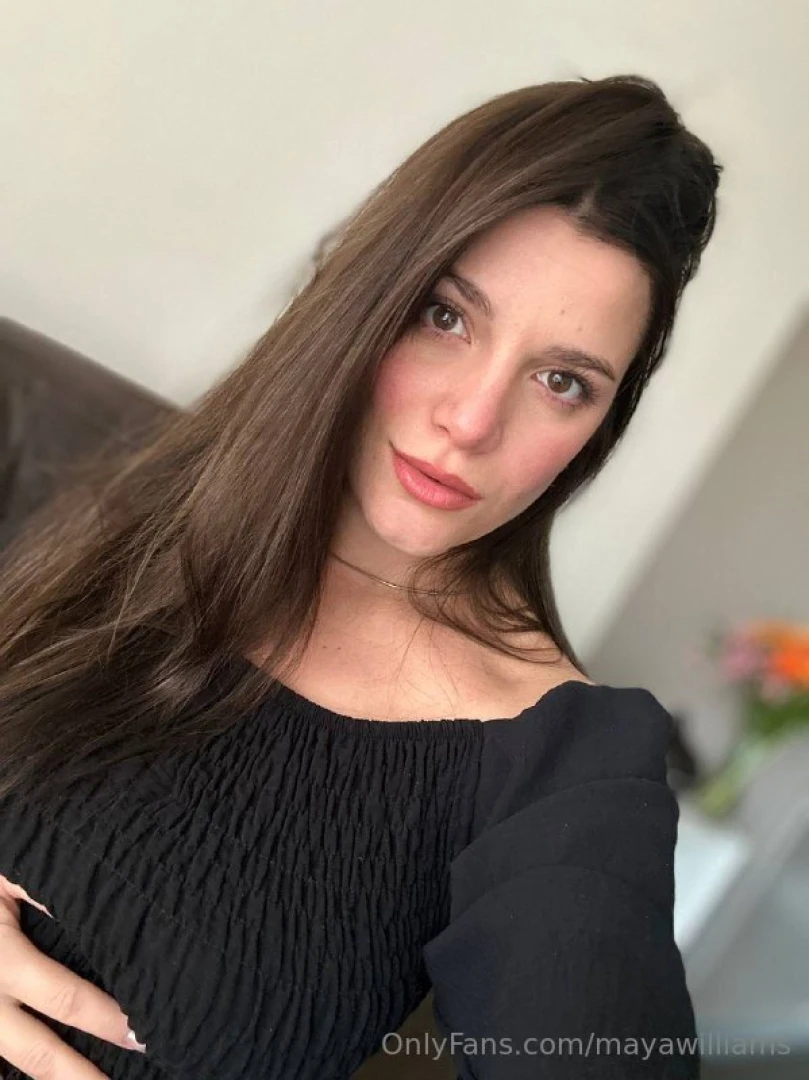 No way harper s out here doing this with a ring on harpermoorexo i did 