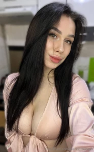 Seduction in every smile michellereavess she listens she understands