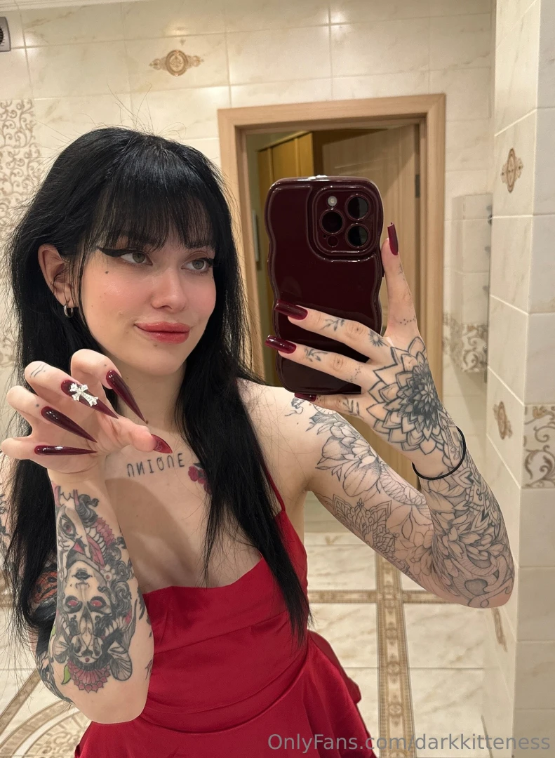 Red is not only the color of passion but also my mood today tot 