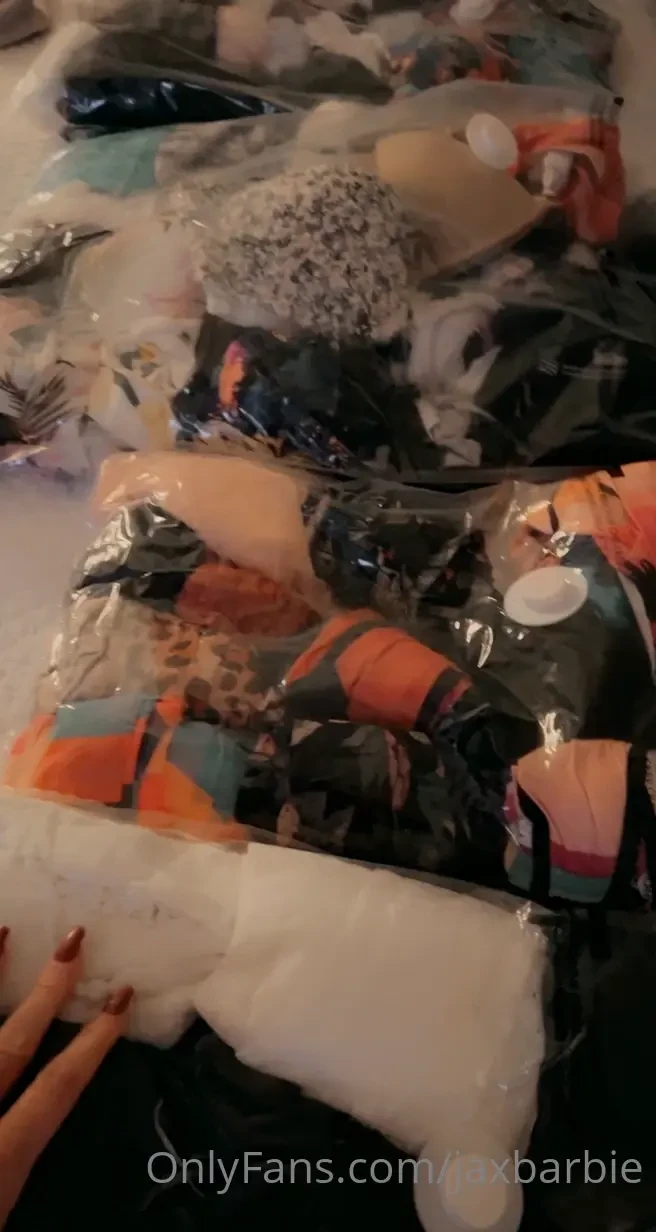 Ok so first day was pretty much me settling in and unpacking while 