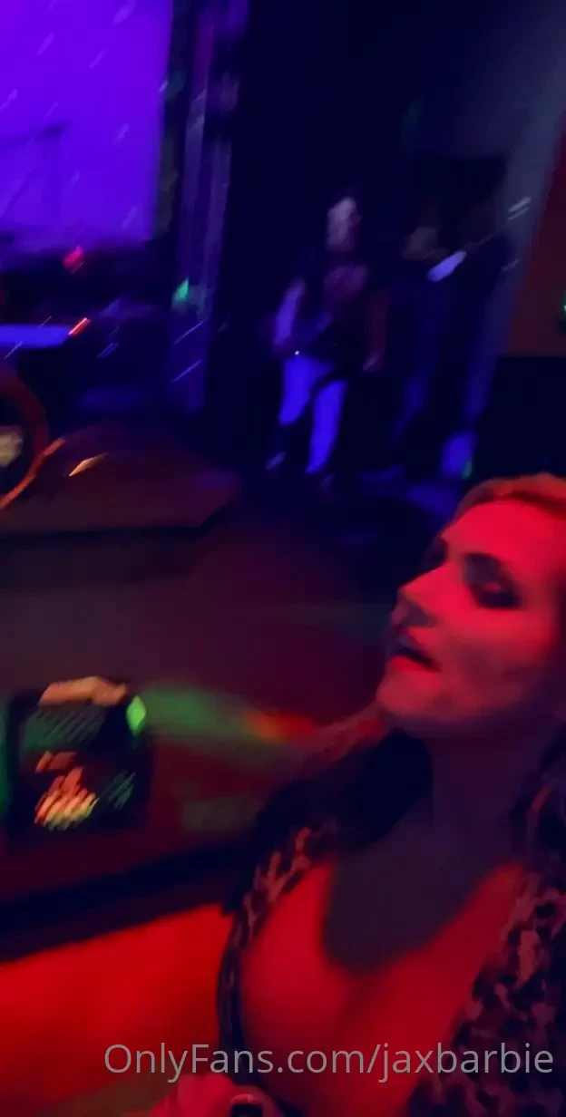 Make that two sets of bouncing boobs for your viewing pleasure 