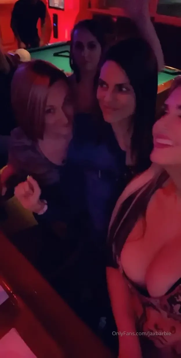 Y all cum see me at the ritz 