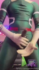 Bouta post a new solo video make sure you subscribe to see the video