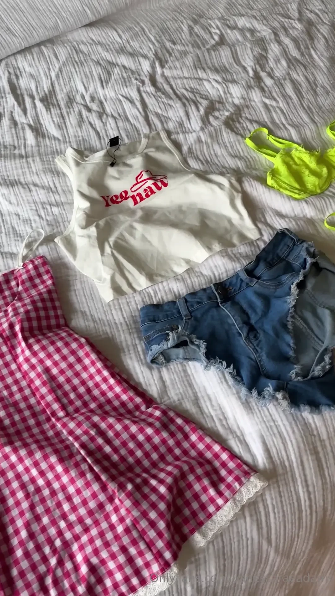 Sneak peek of this weeks outfits for pics videos should i use the 