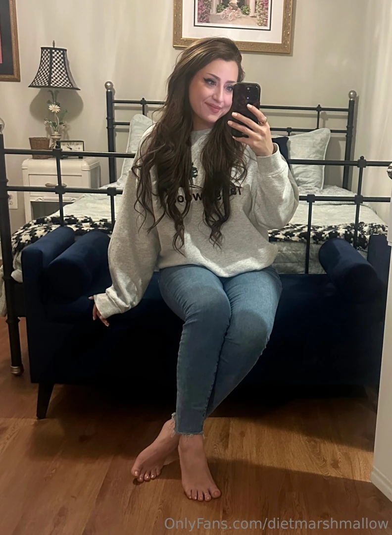 Idk if you guys like sfw shots but here are a few cute pics from the part 1 