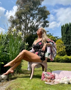 Back soon with your favourite content i m still here just very very