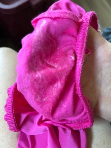 Juicy reds wetpanties