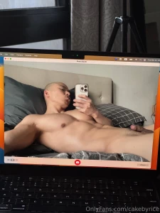 I know it s xmas eve but i just wanna be in bed and be cozy