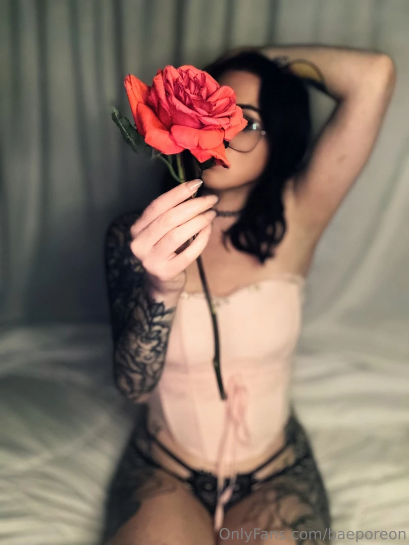 I didnt plan on doing a set but this outfit was turning me on happy 