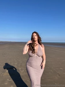 First glimpse of my shoot today what pic is your favourite