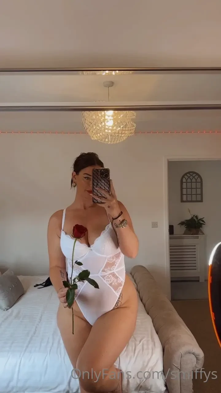 Little cheeky tease for you 