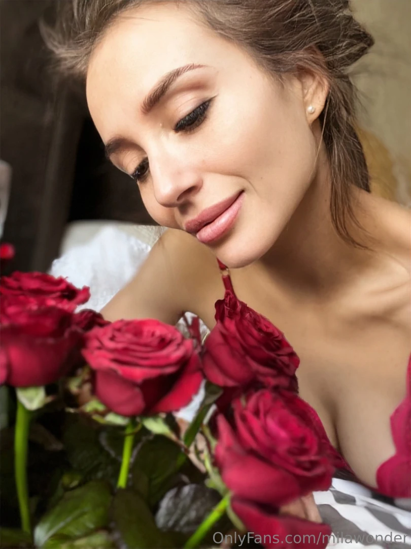 One flower for me one surprise for you march 8th is all about beauty part 1 