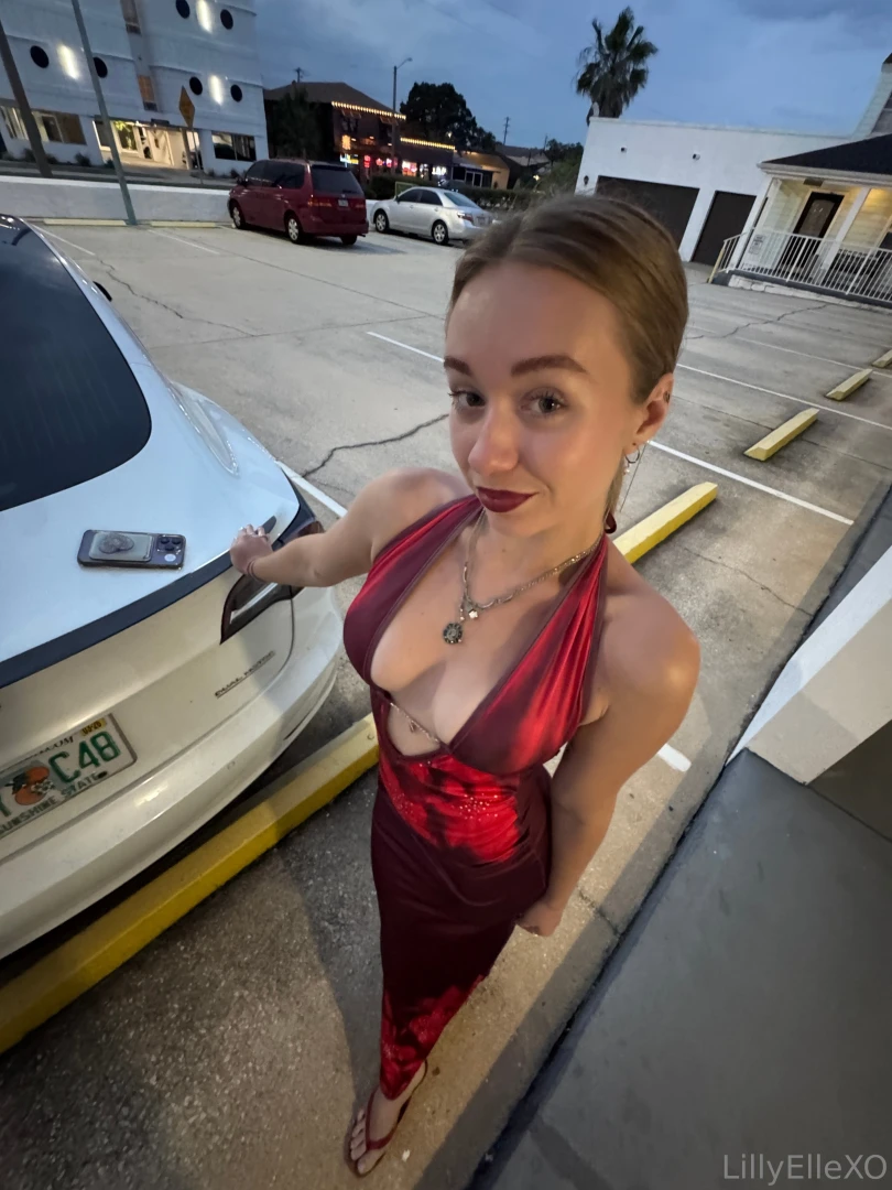 This dress isn t the only thing that s tight tonight 