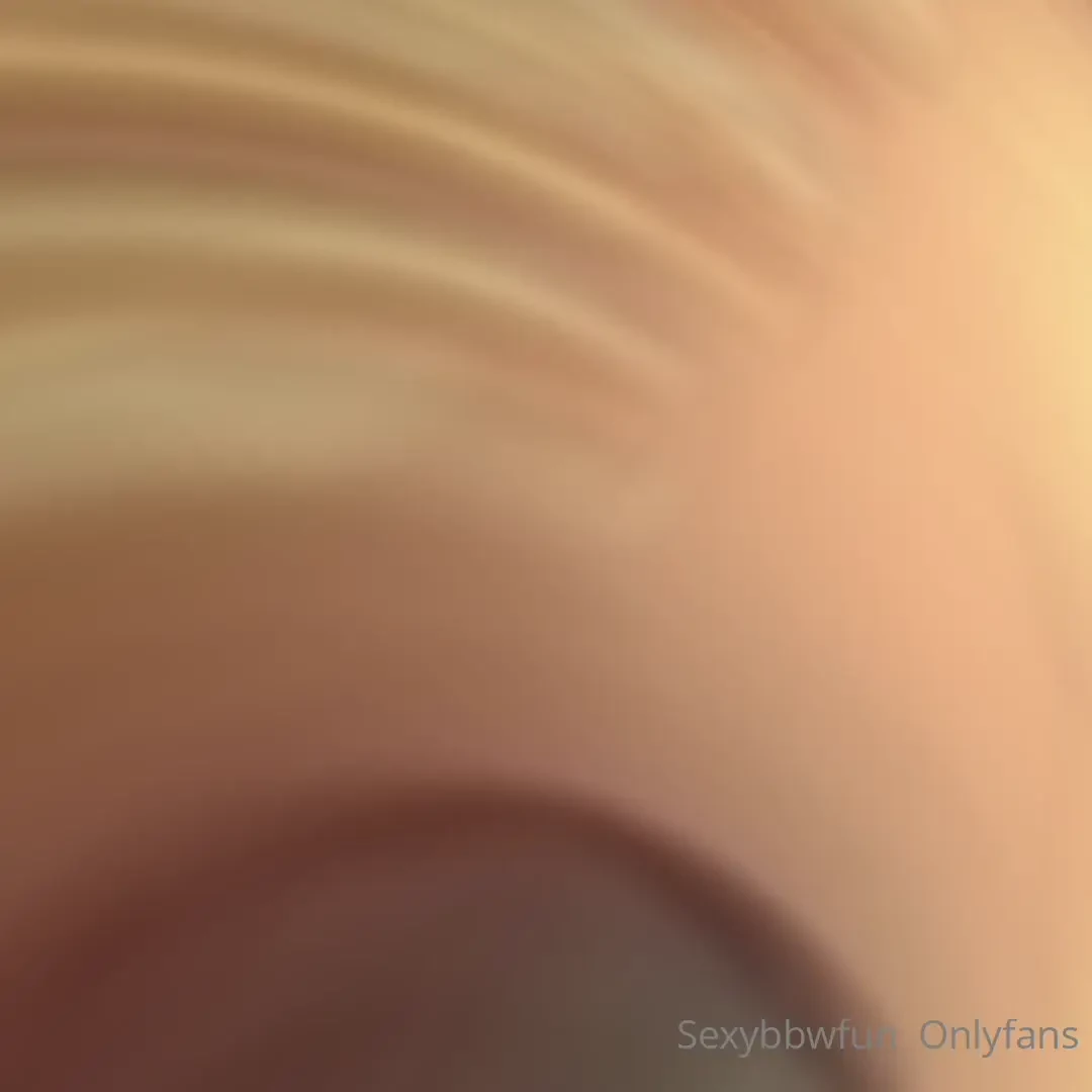 Afternoon so many delicious outfits stretching over my curves 