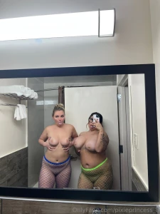 I bet you love the taste of two besties