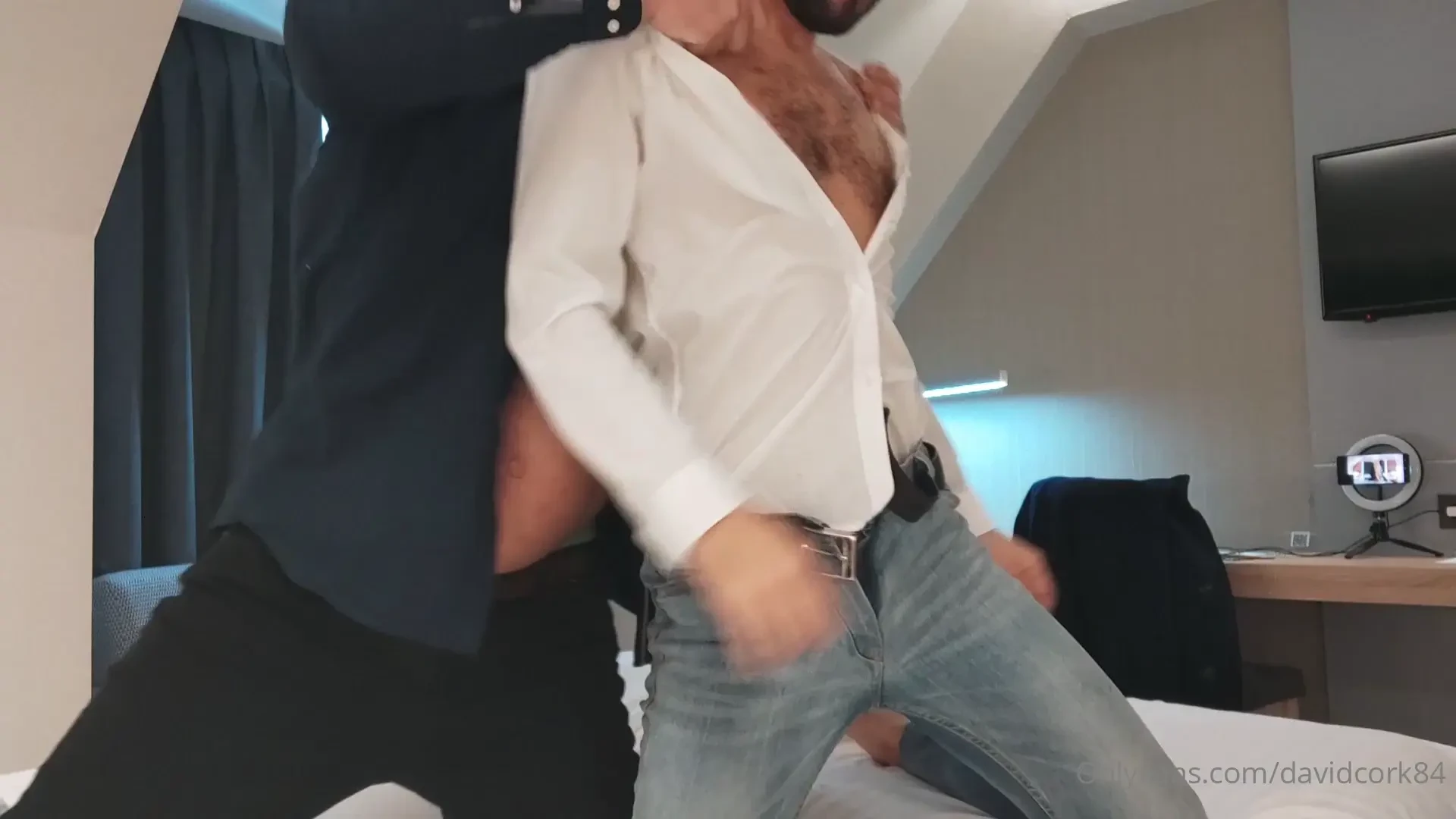 My friend franbiancci came to greet me after coming from work he fell 
