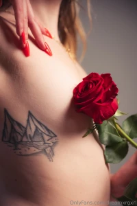 He loves me he loves me not counting on you to keep me company this