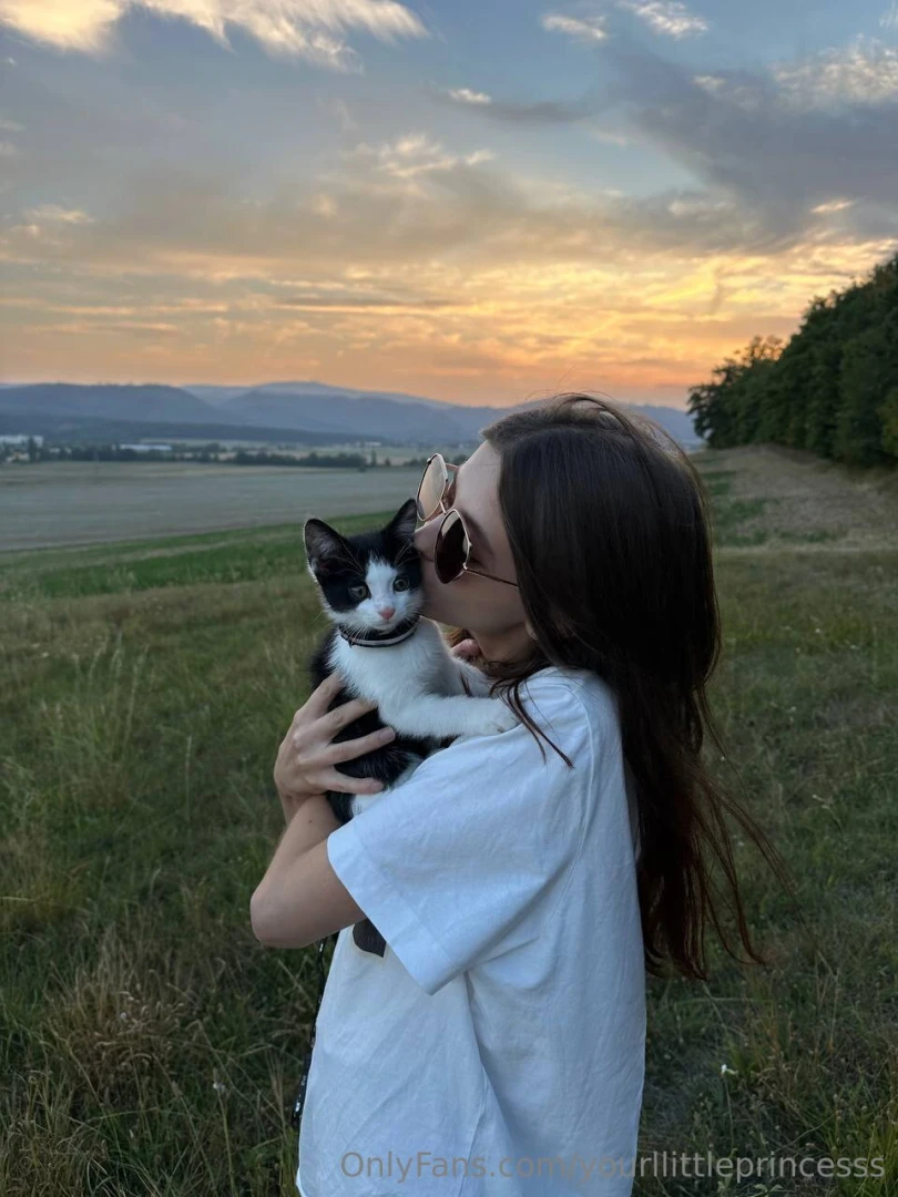 Today i came across a tiny kitten in the field such a fluffy little 