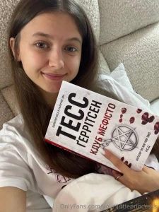 I know it s not a good idea to read horror detective stories before