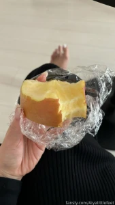 I guess it s hard to find ways to show my personality here so i felts part 7