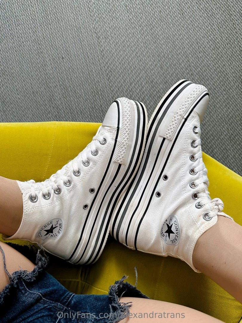 My favorite converse shoes 