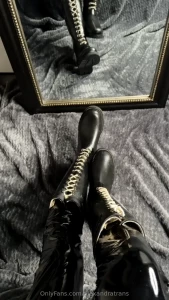 I love my ilse jacobsen rubber boots so shiny and sexy by the way feel