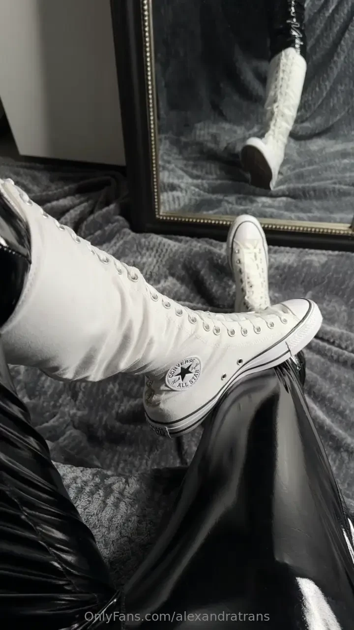 A closer look at my amazing converse xxhi shoes i love to combine it 