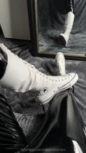 A closer look at my amazing converse xxhi shoes i love to combine it