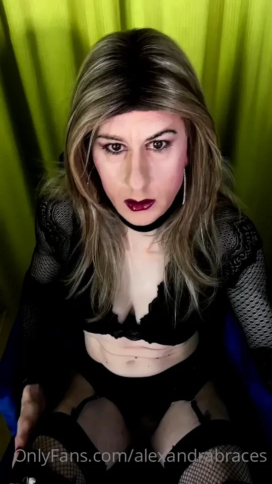 I m waiting for someone to arrive 