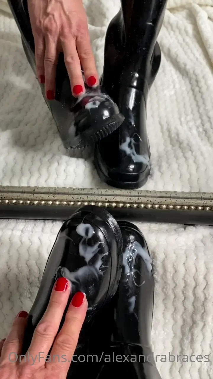 Naughty me i cummed on my hunter rubber boots 