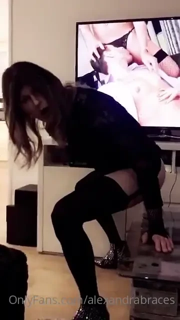 Watching porn and riding a dildo is a good combination - 