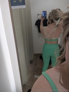 I went shopping and found this amazing matching set it s so bright and