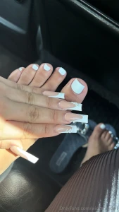 Need a new boyfriend to suck my toes