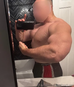 Feeling so fucking good after my bicep chest workout today arms are