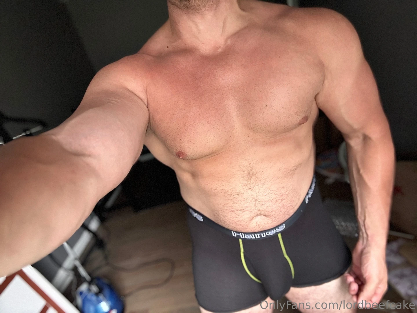 Cop a feel on this big meaty bulge my whole body is pump from this n o 