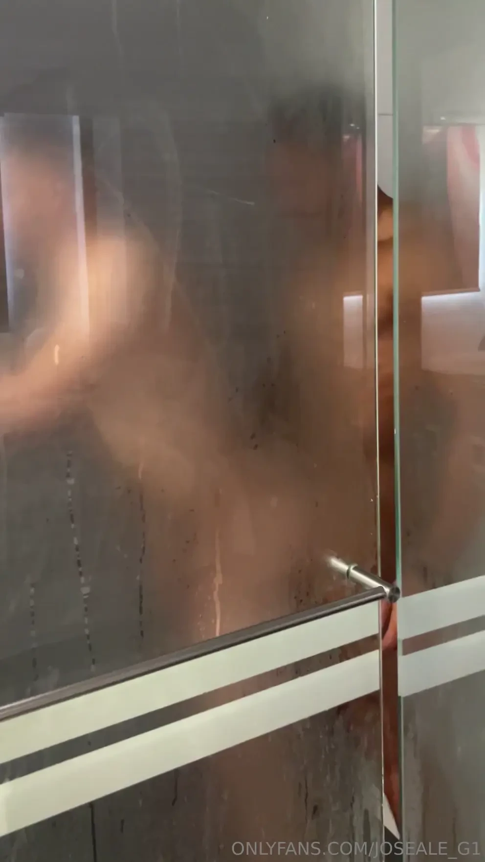 Shower time con osscarpatino1 full video por mensaje directo 