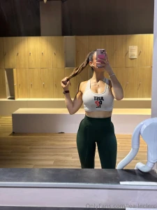 Oopsss i like my green legging and you