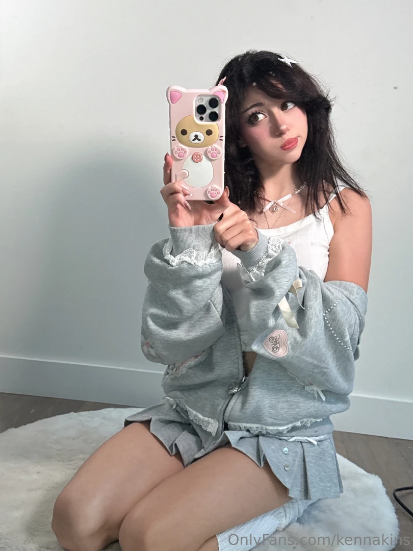 Stole your hoodie 3 what you gonna do about it 