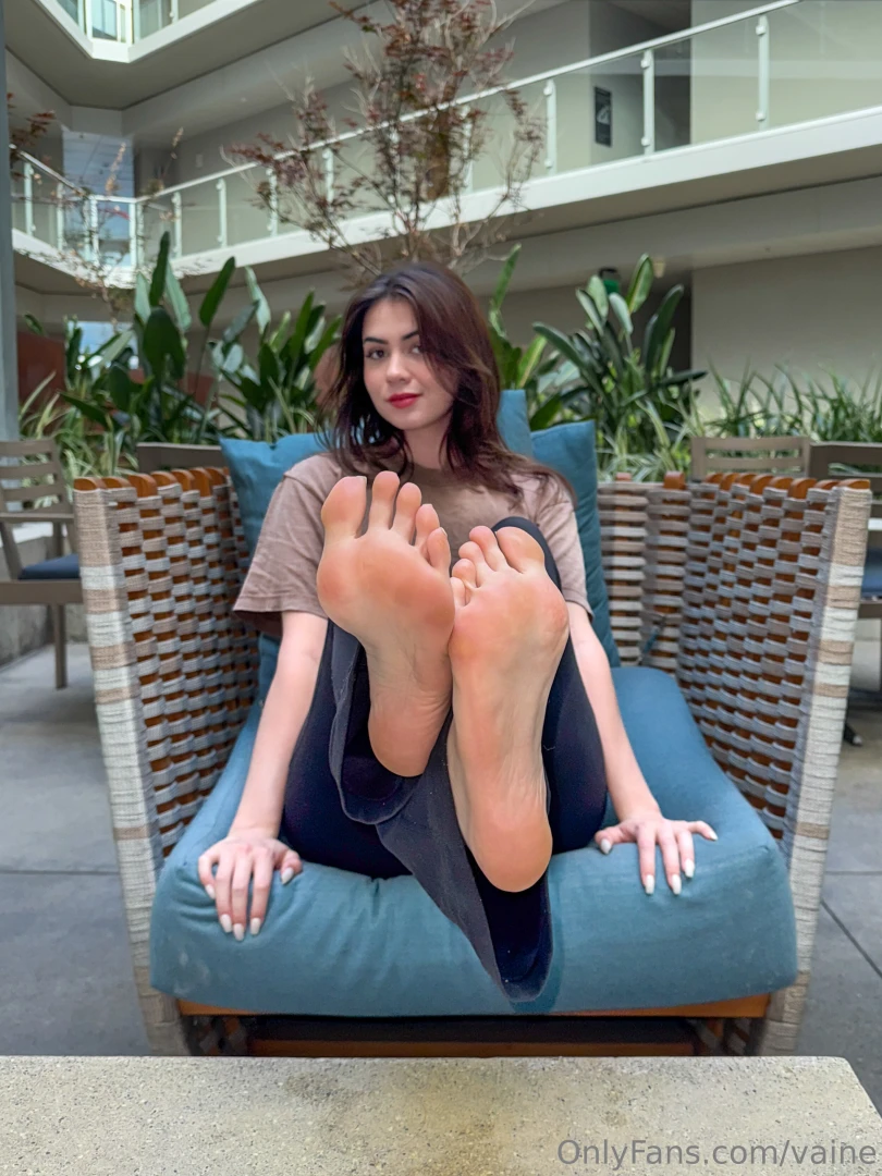 You re only useful when i need a footstool 3 