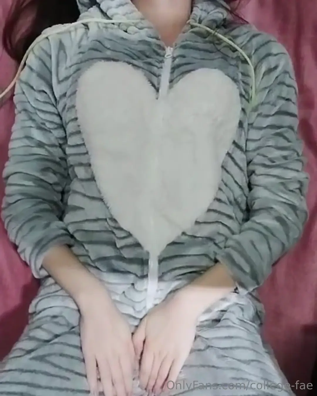 A kitty with a big heart and a small chest 