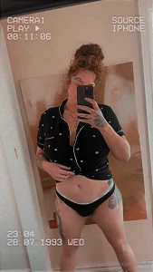 Good morning amp happy friday msg me if you wanna chat xoxo