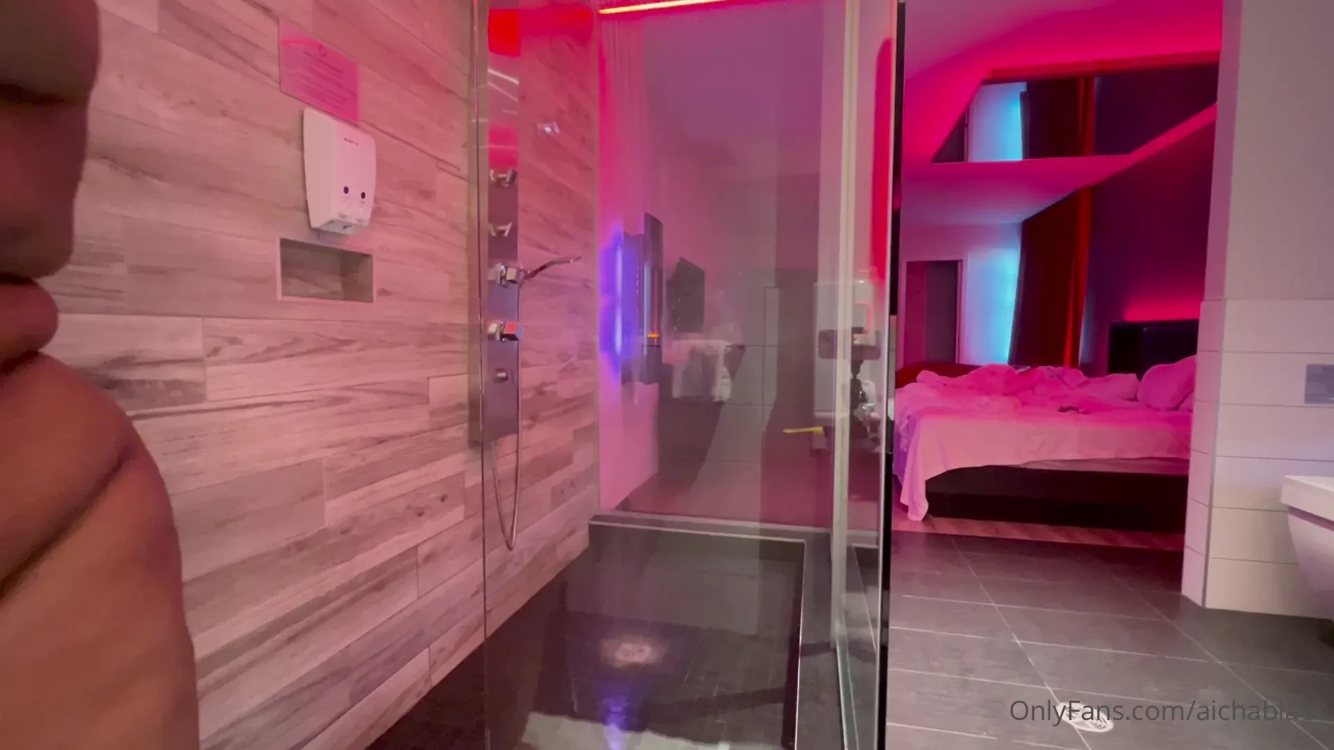 Just me being a little extra steamy in the shower curves glistening 