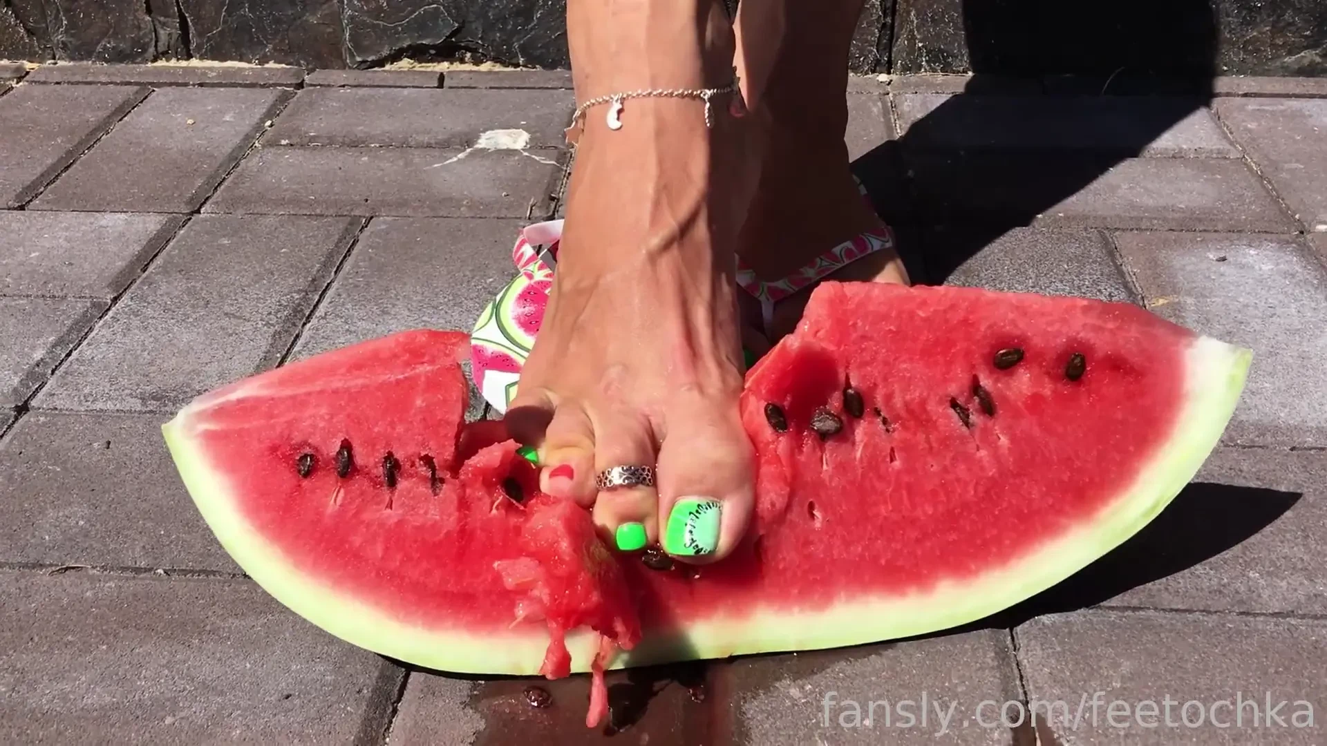 Watermelon crush feet footfetish feetcrush 