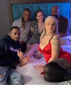 Here s one of the pics from last night that s chloeemae and mello79 on